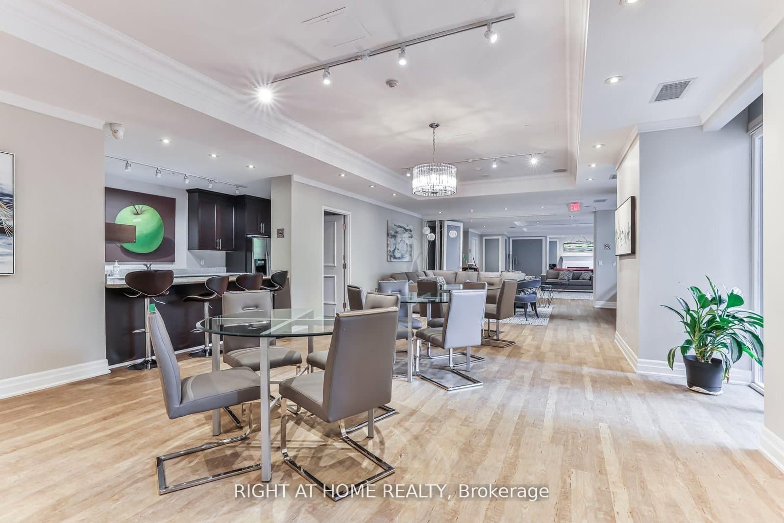 900 Mount Pleasant Road, Unit 327 thumbnail 21