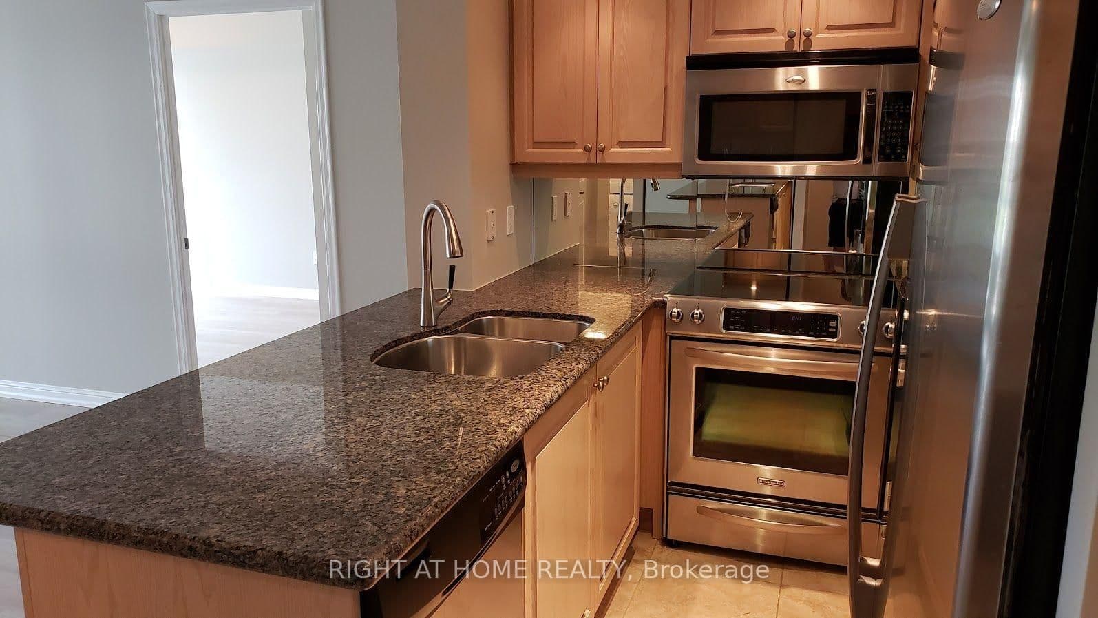 900 Mount Pleasant Road, Unit 327 thumbnail 4