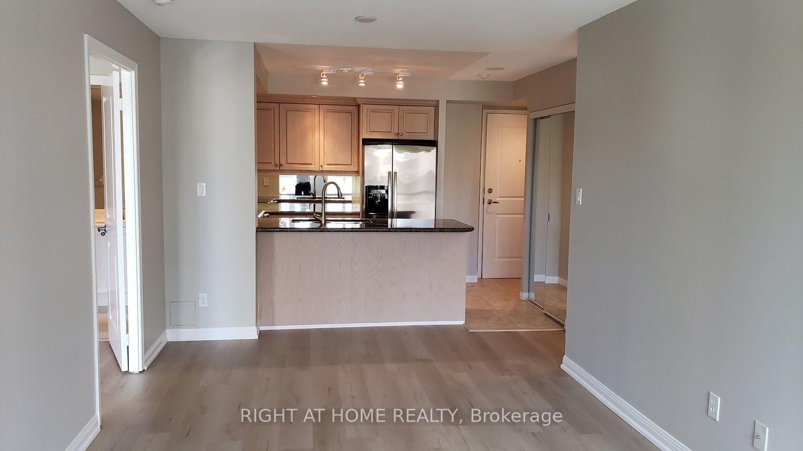 900 Mount Pleasant Road, Unit 327 thumbnail 8