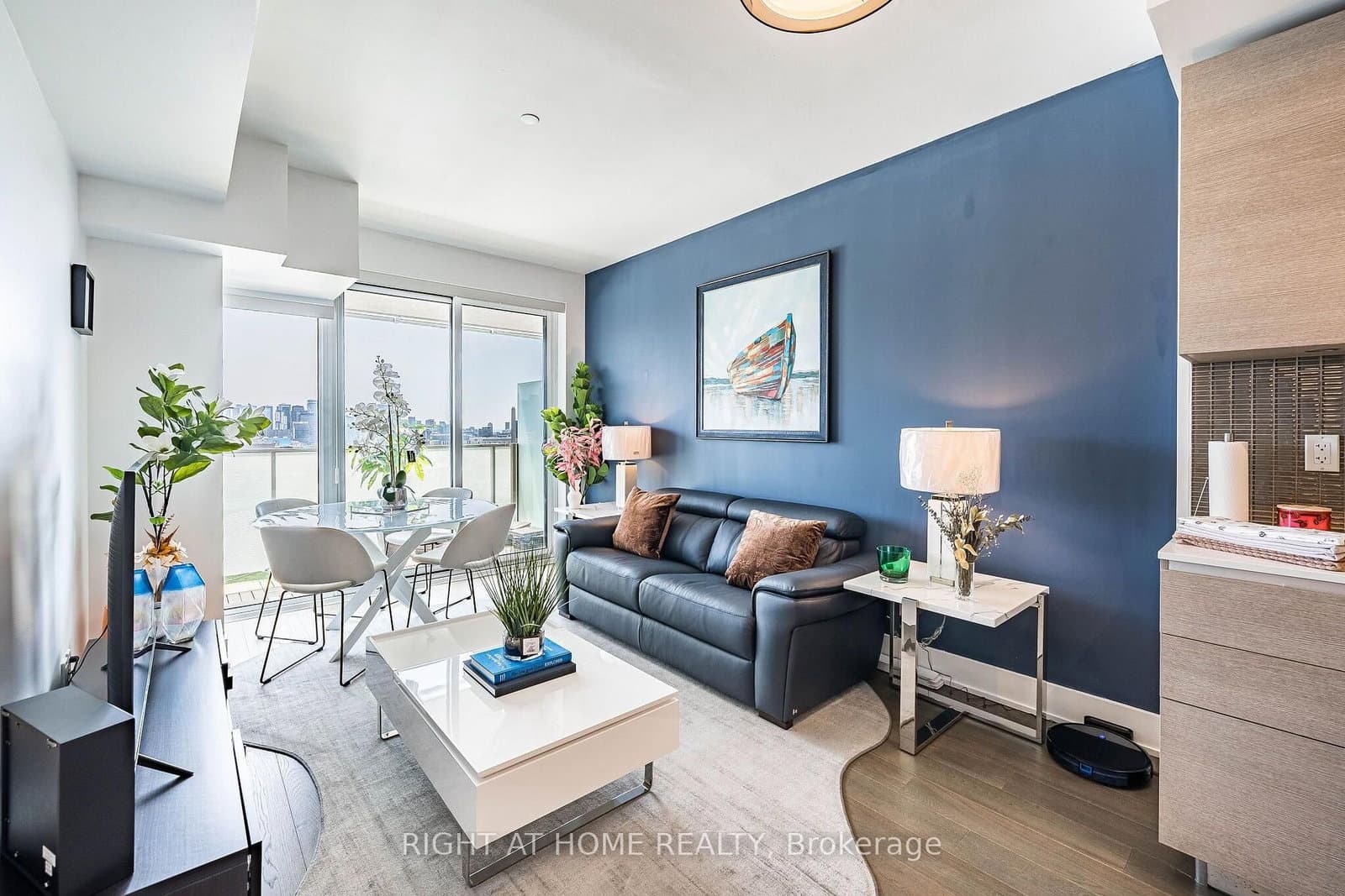 200 Bloor Street W, Unit 1604 thumbnail 18