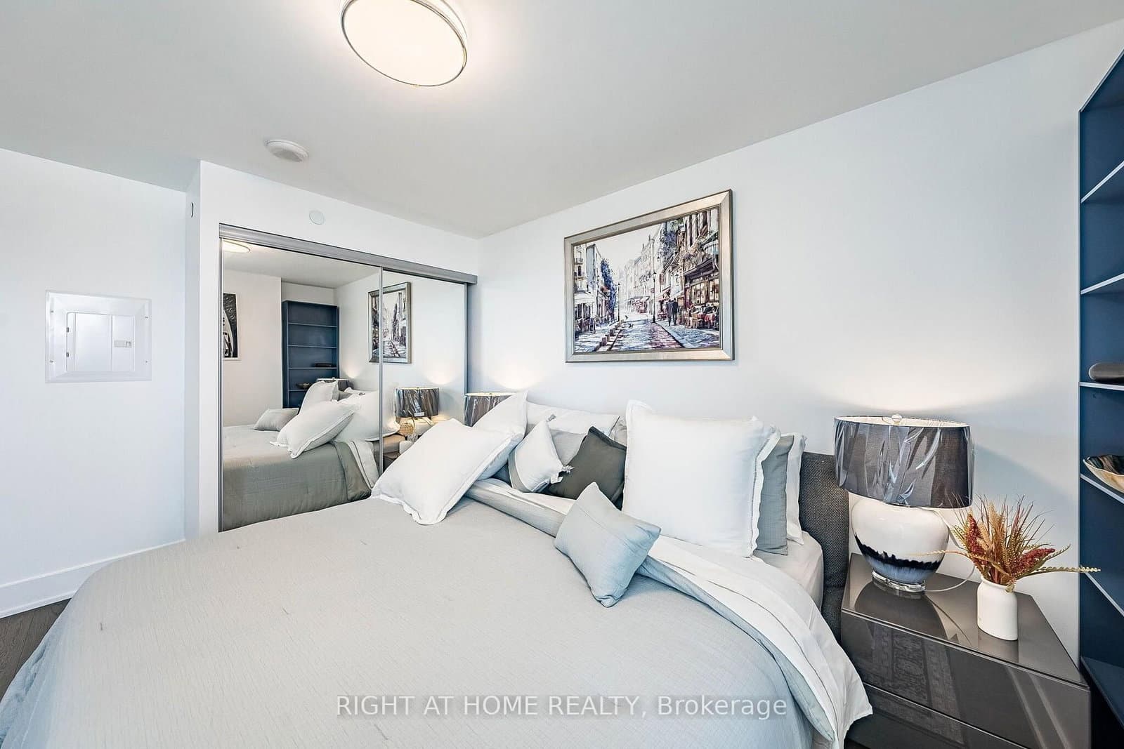 200 Bloor Street W, Unit 1604 thumbnail 22