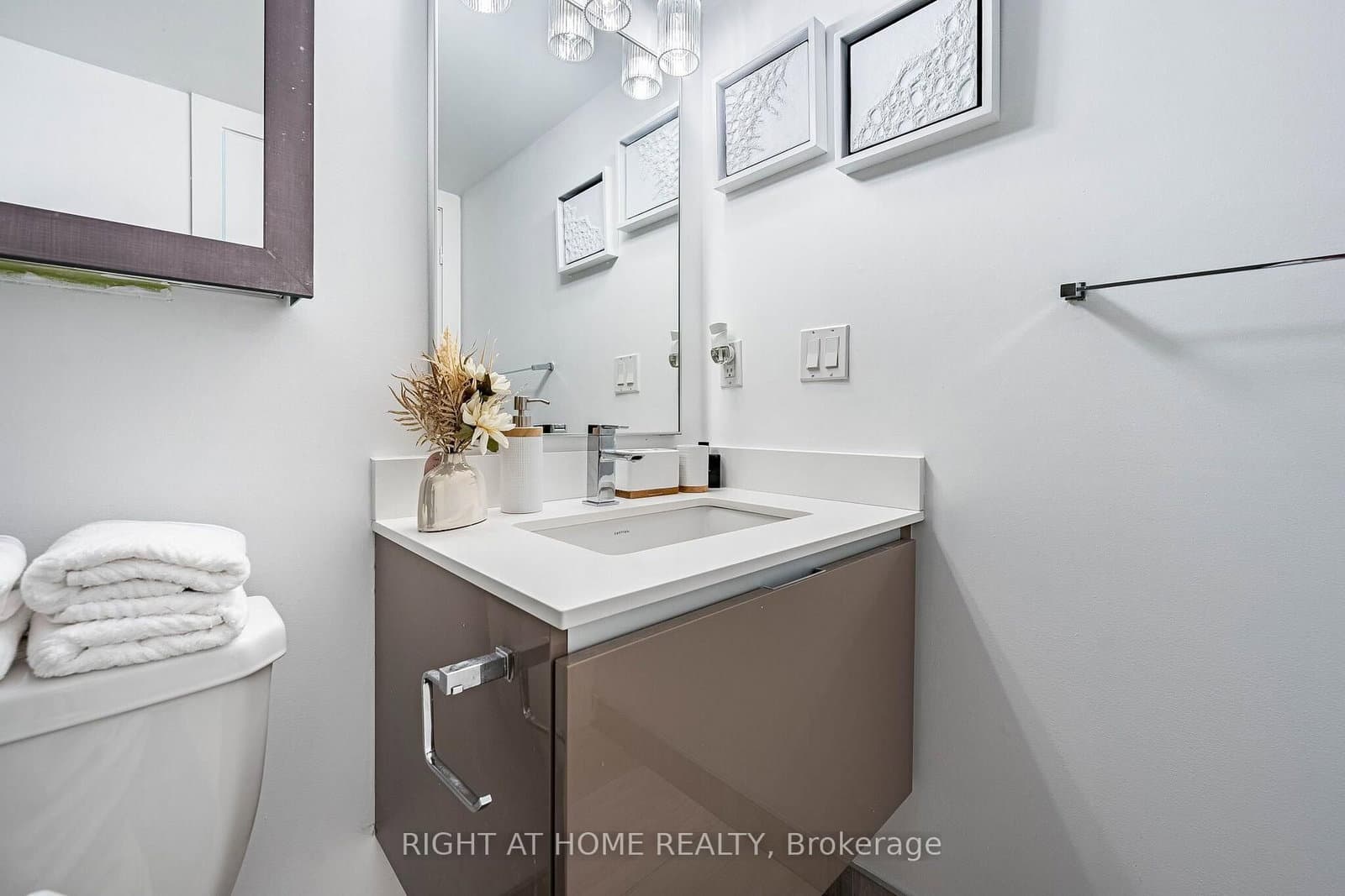 200 Bloor Street W, Unit 1604 thumbnail 27