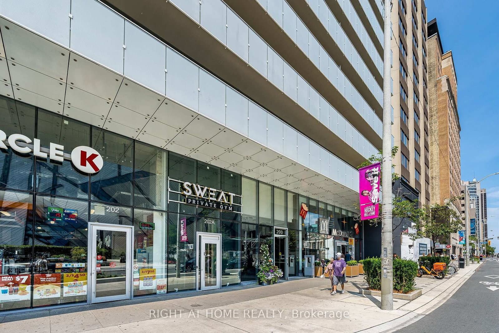 200 Bloor Street W, Unit 1604 thumbnail 3