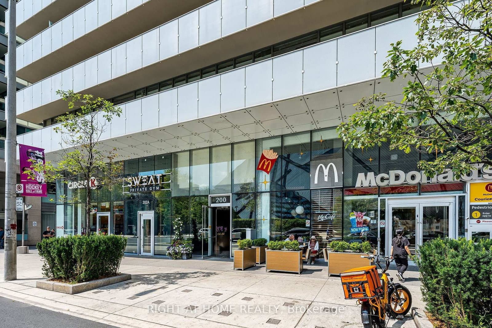 200 Bloor Street W, Unit 1604 thumbnail 4