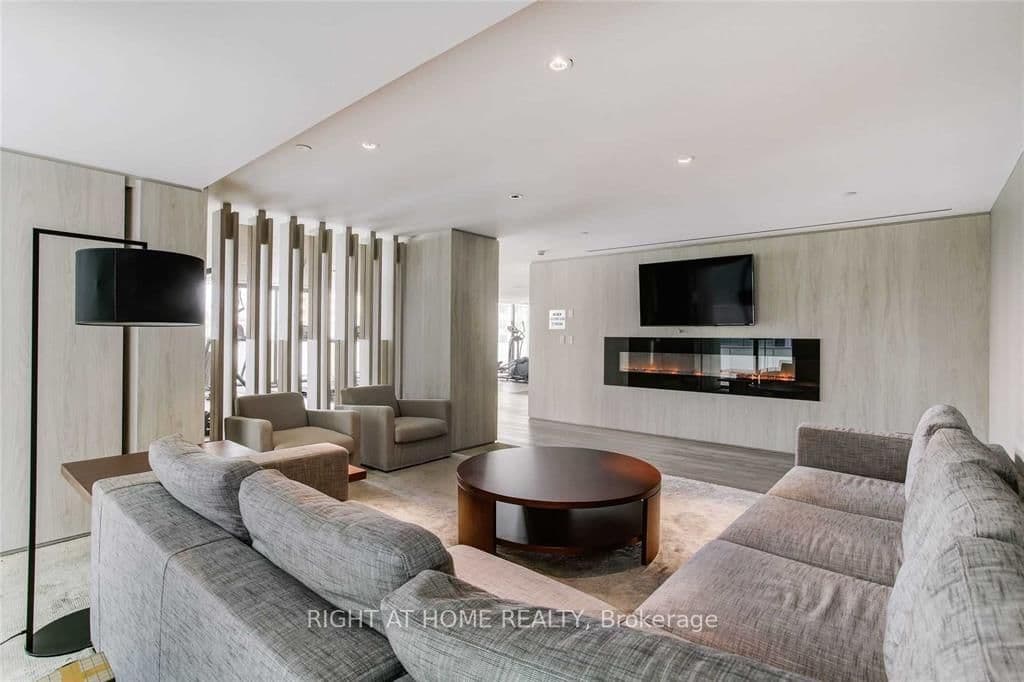 200 Bloor Street W, Unit 1604 thumbnail 40