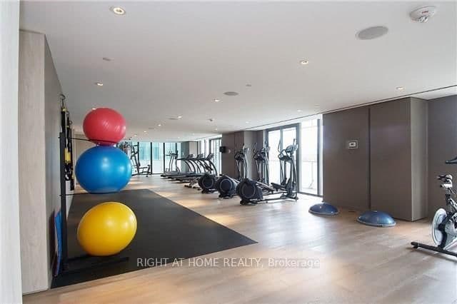 200 Bloor Street W, Unit 1604 thumbnail 42