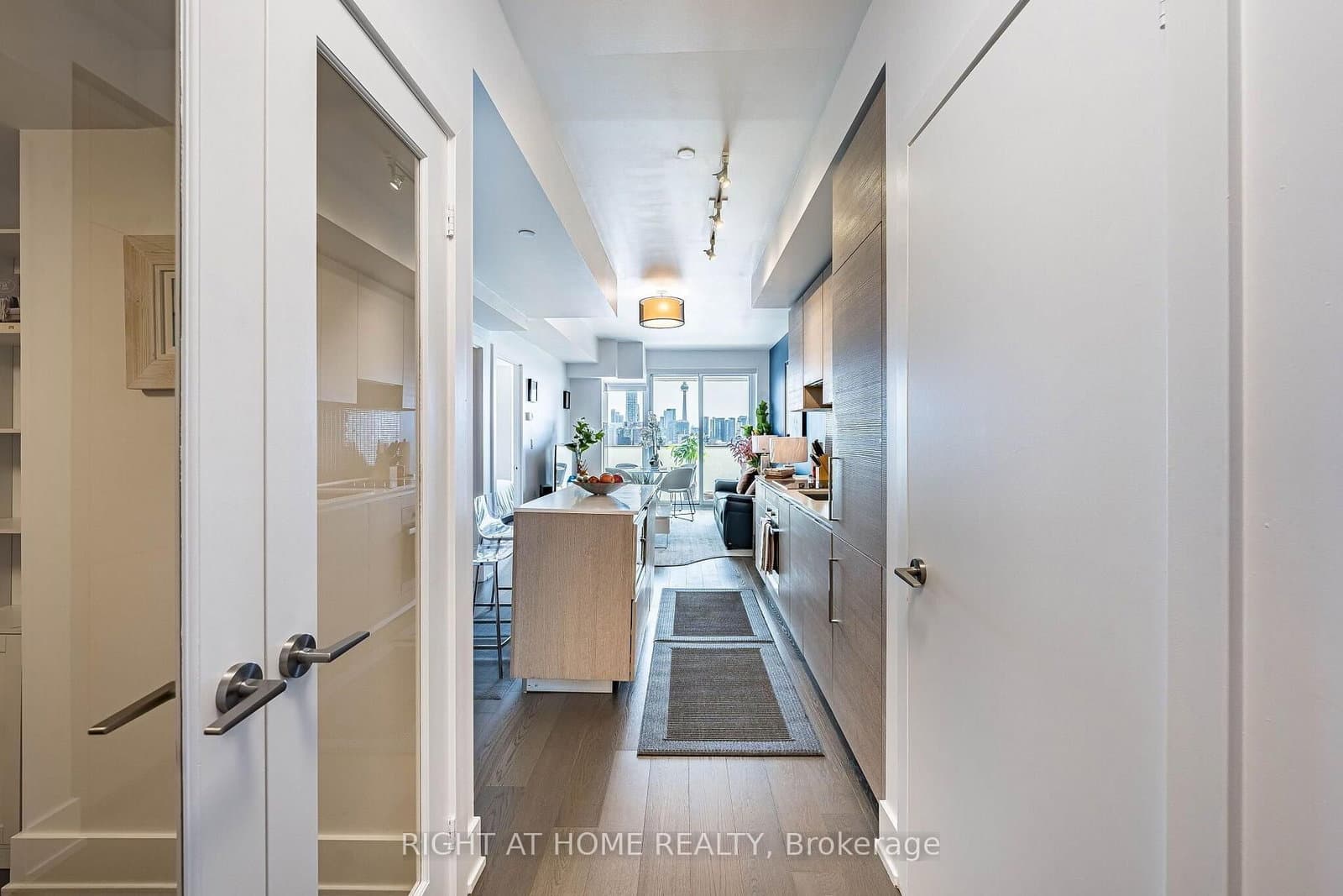 200 Bloor Street W, Unit 1604 thumbnail 9