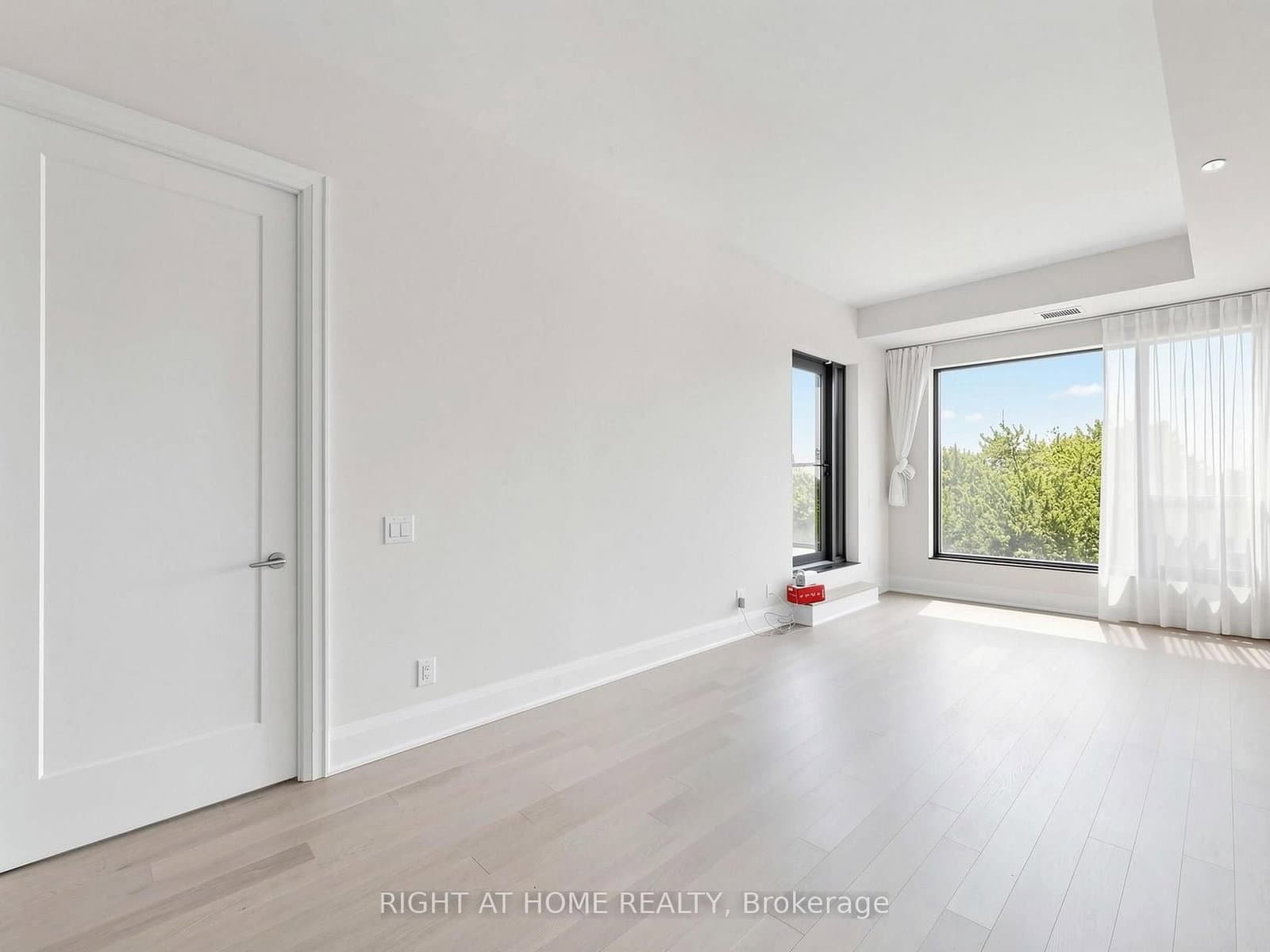280 Howland Avenue, Unit 615 thumbnail 10