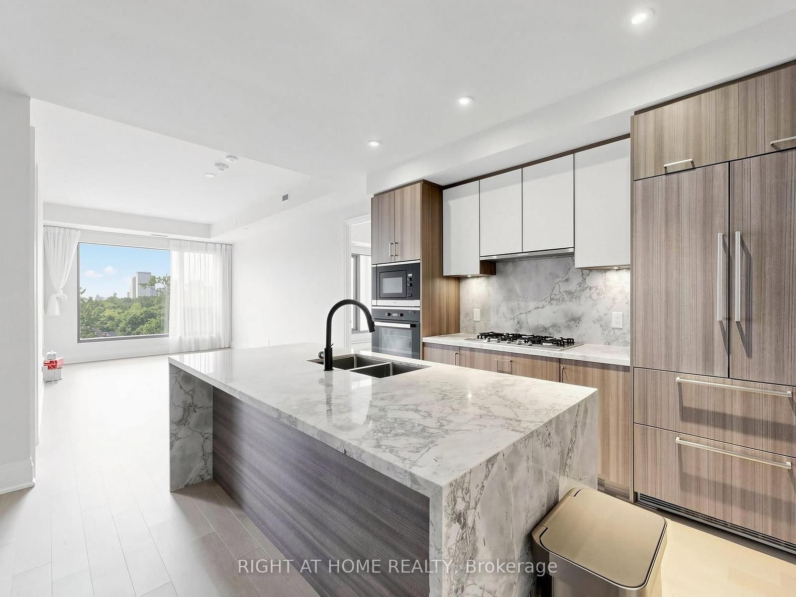 280 Howland Avenue, Unit 615 thumbnail 13