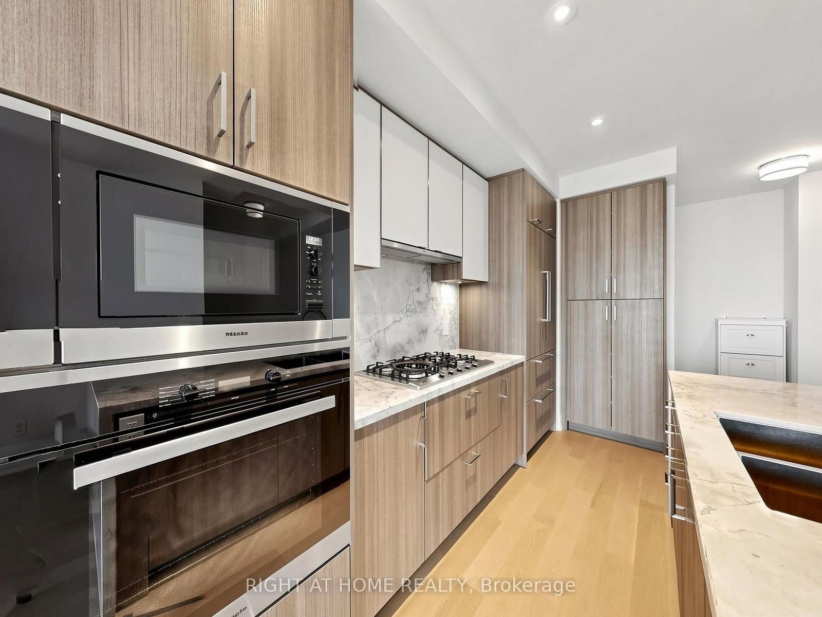 280 Howland Avenue, Unit 615 thumbnail 16