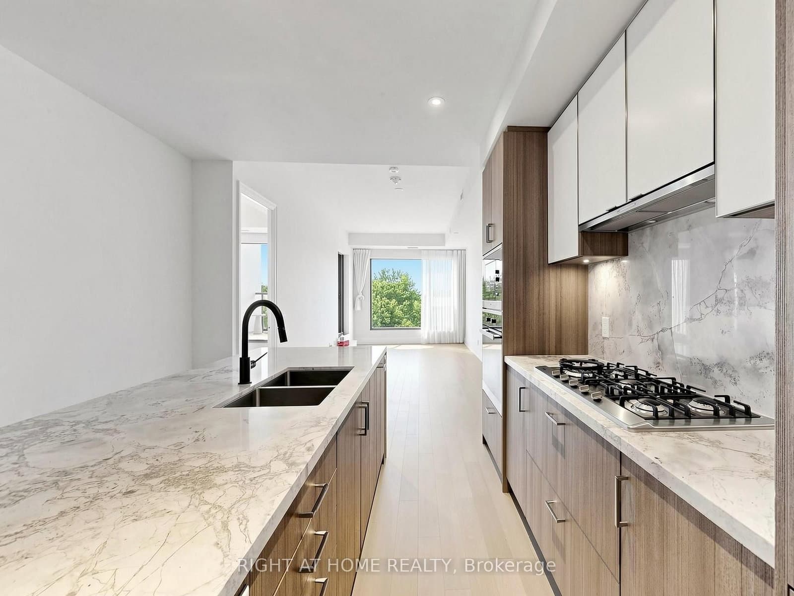 280 Howland Avenue, Unit 615 thumbnail 18