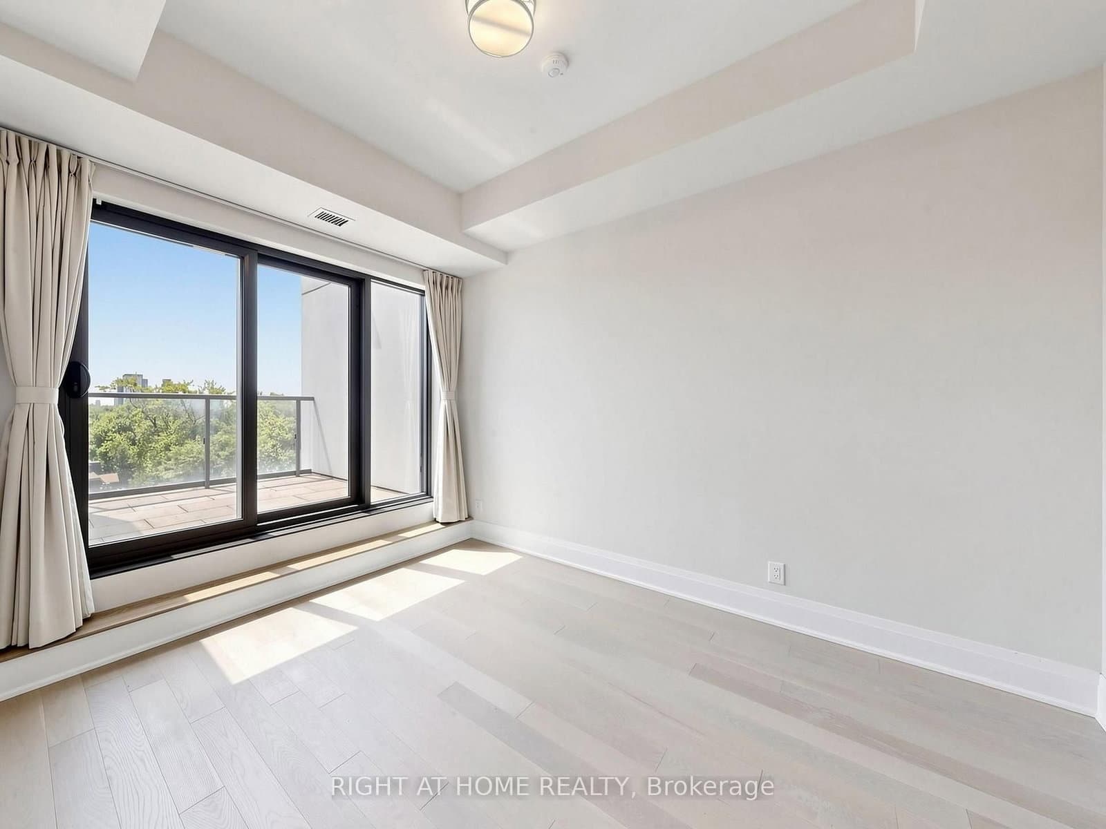 280 Howland Avenue, Unit 615 thumbnail 21