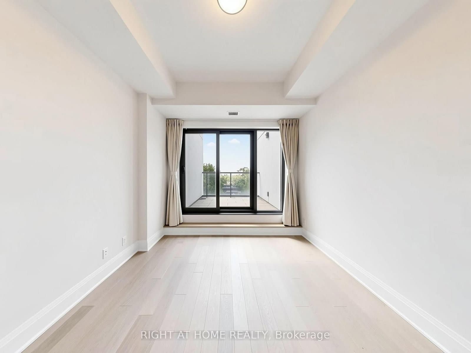 280 Howland Avenue, Unit 615 thumbnail 22