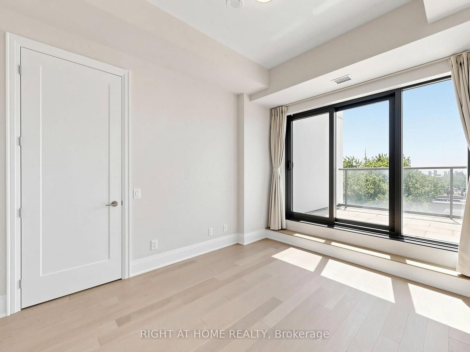 280 Howland Avenue, Unit 615 thumbnail 23