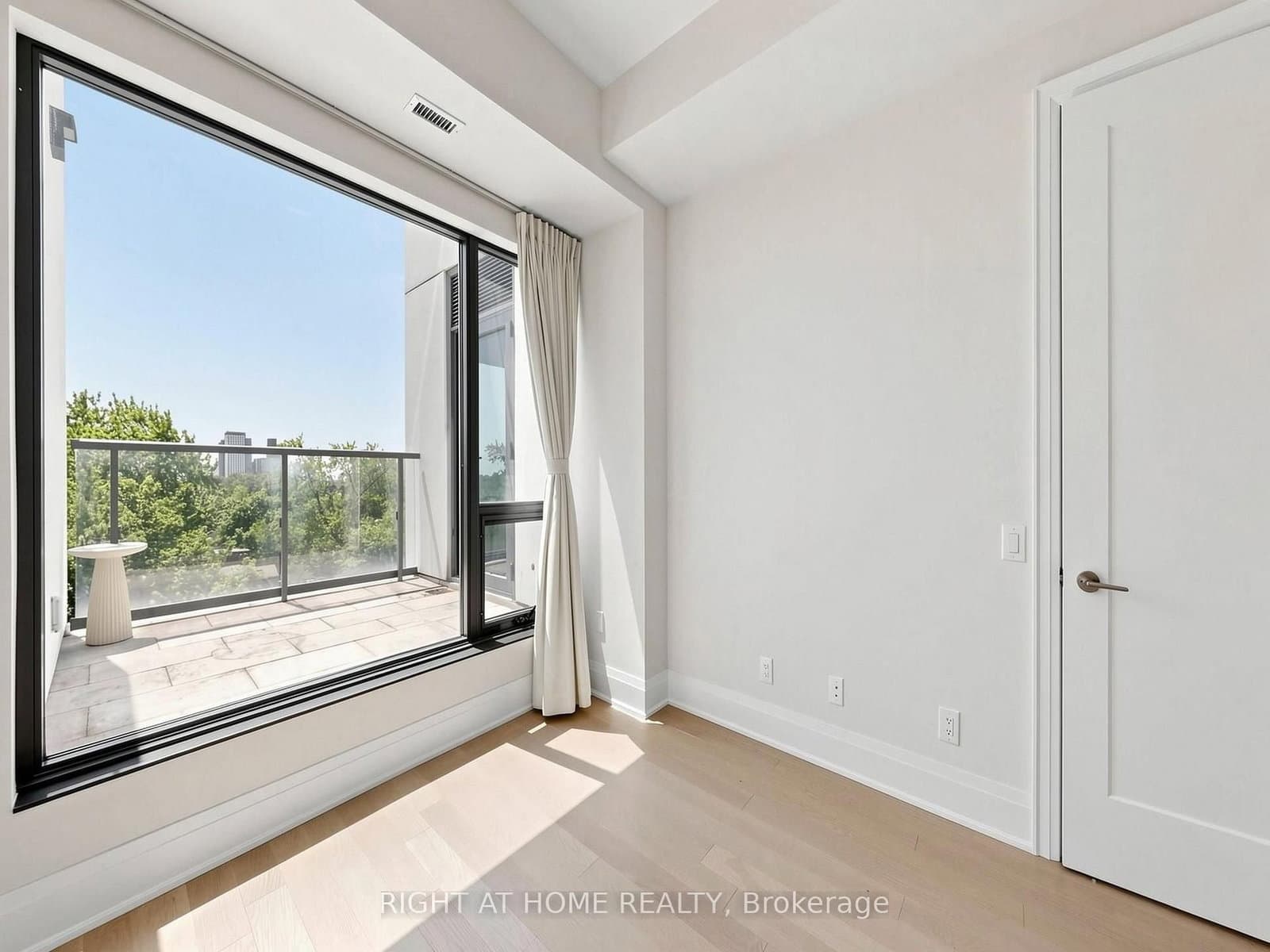280 Howland Avenue, Unit 615 thumbnail 32