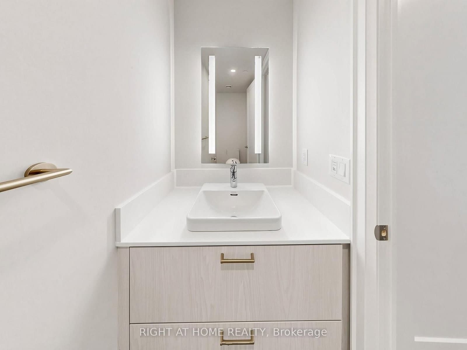 280 Howland Avenue, Unit 615 thumbnail 7