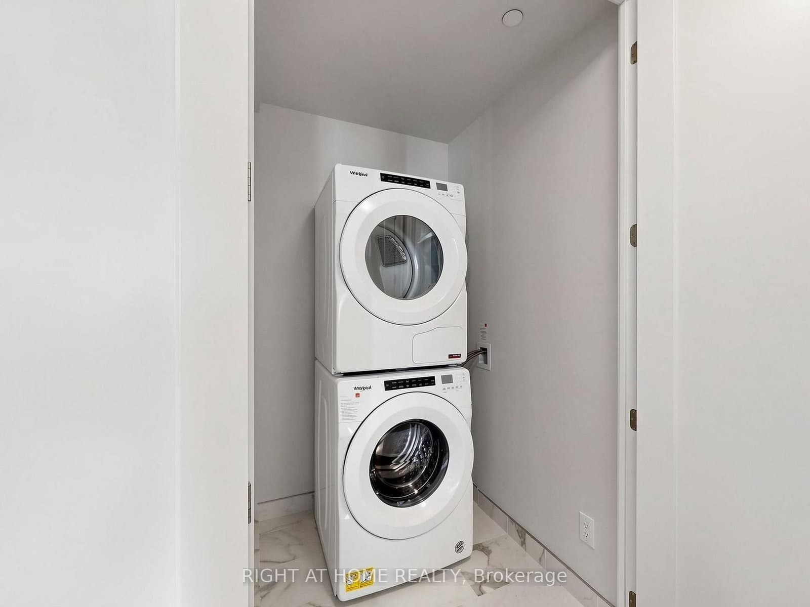 280 Howland Avenue, Unit 615 thumbnail 8