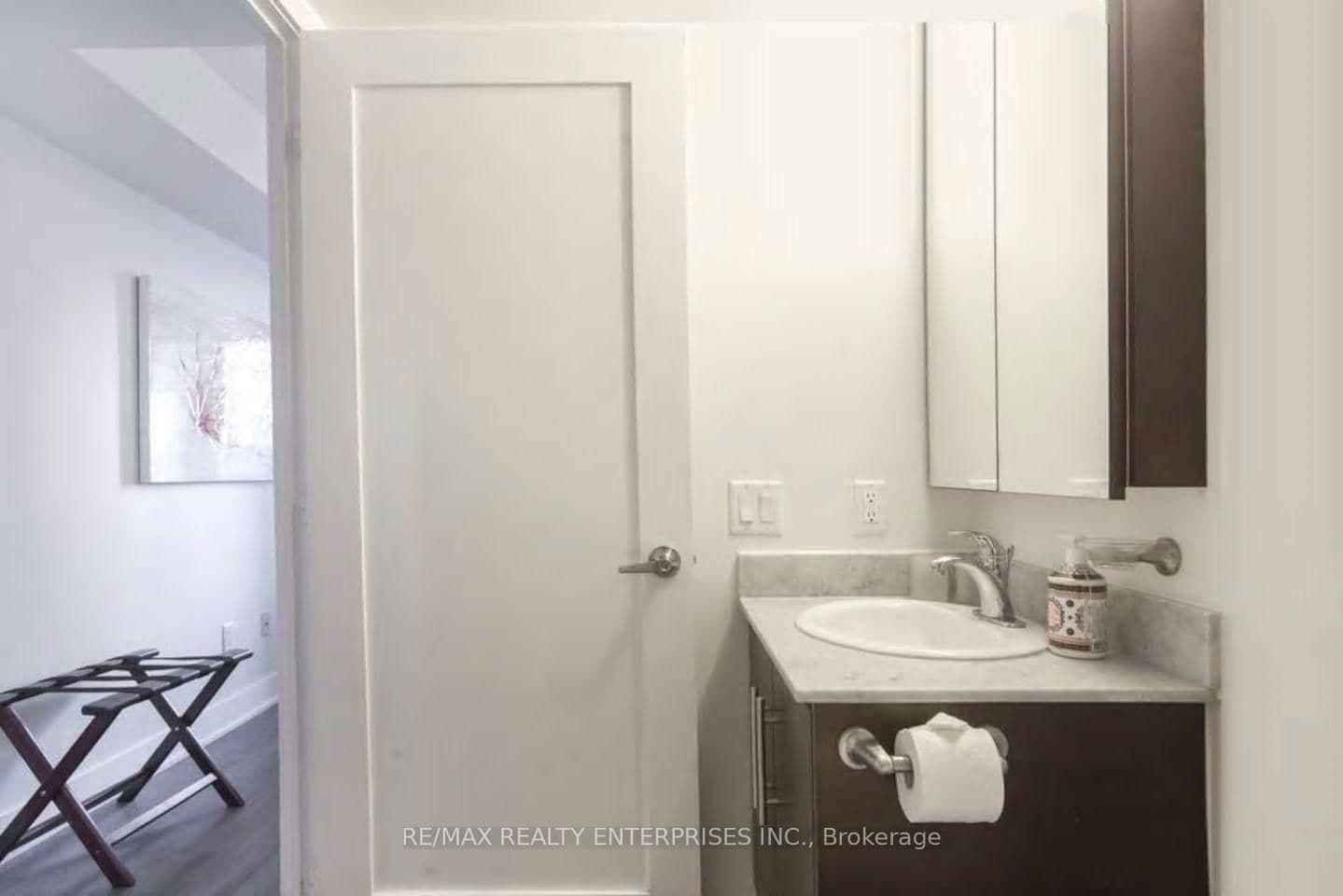 20 Blue Jays Way, Unit 1017 thumbnail 20