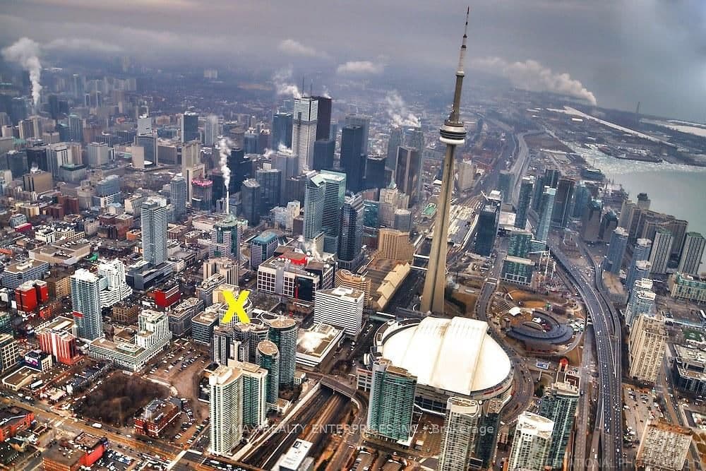 20 Blue Jays Way, Unit 1017 thumbnail 3
