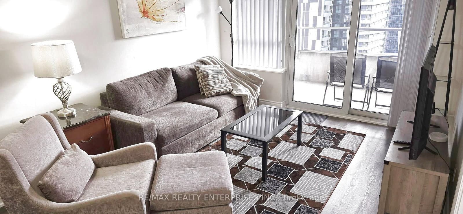 250 Wellington Street W, Unit 1435 thumbnail 11