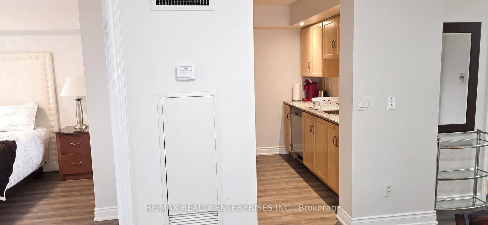 250 Wellington Street W, Unit 1435 thumbnail 15