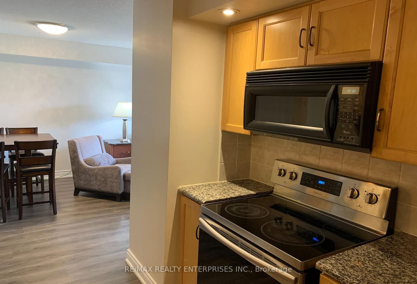250 Wellington Street W, Unit 1435 thumbnail 18