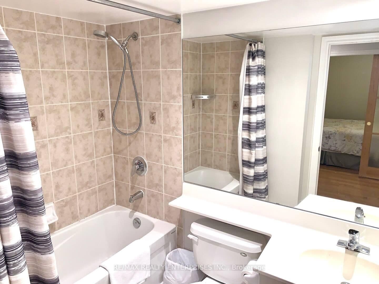 250 Wellington Street W, Unit 1435 thumbnail 30