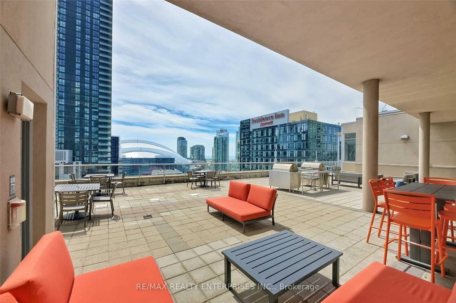 250 Wellington Street W, Unit 1435 thumbnail 39