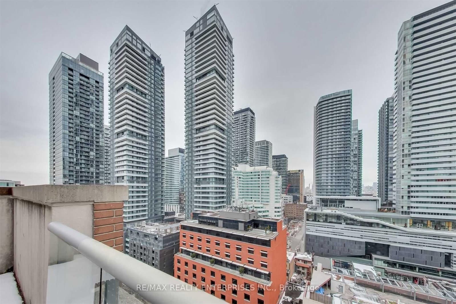 250 Wellington Street W, Unit 1435 thumbnail 47