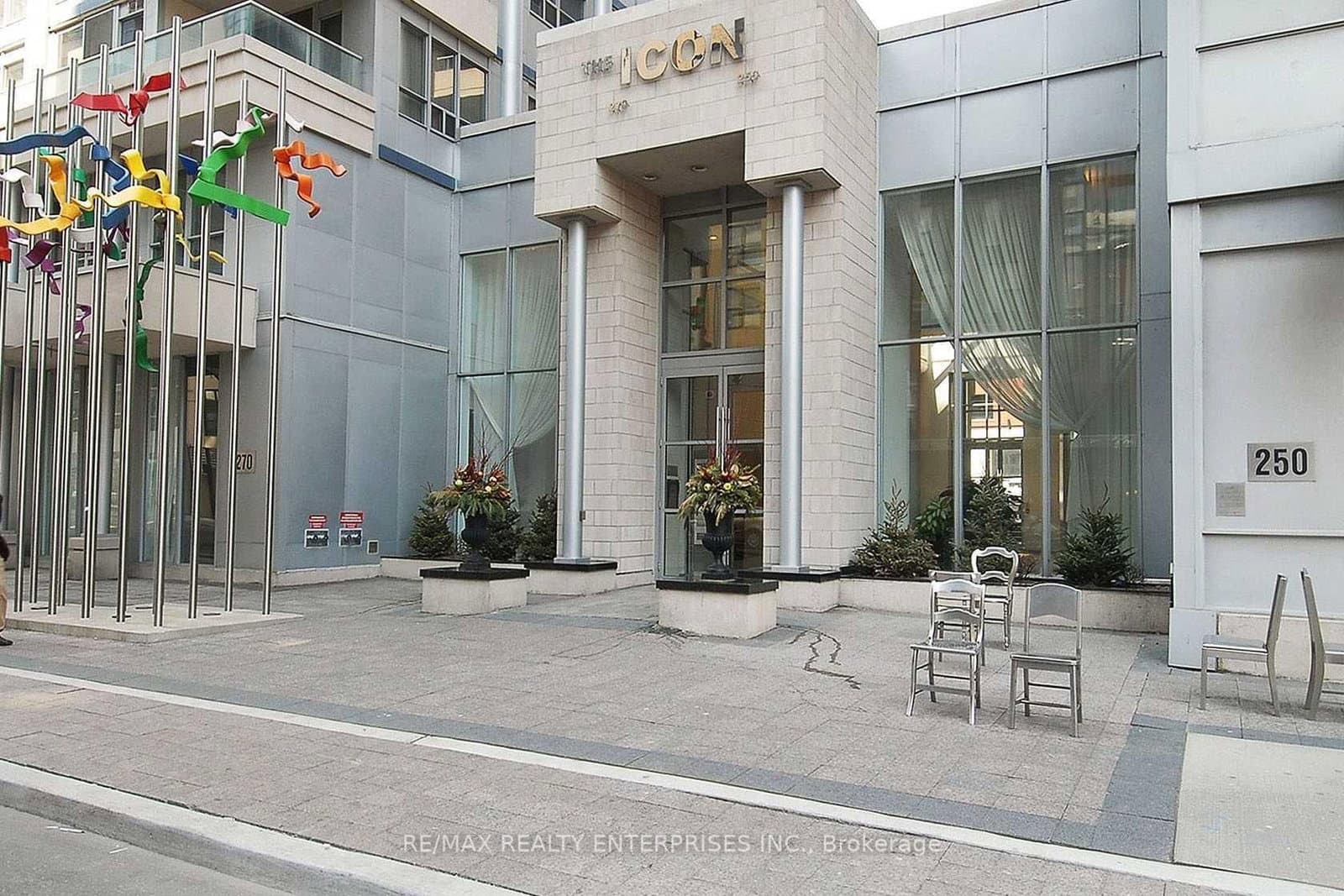 250 Wellington Street W, Unit 1435 thumbnail 5
