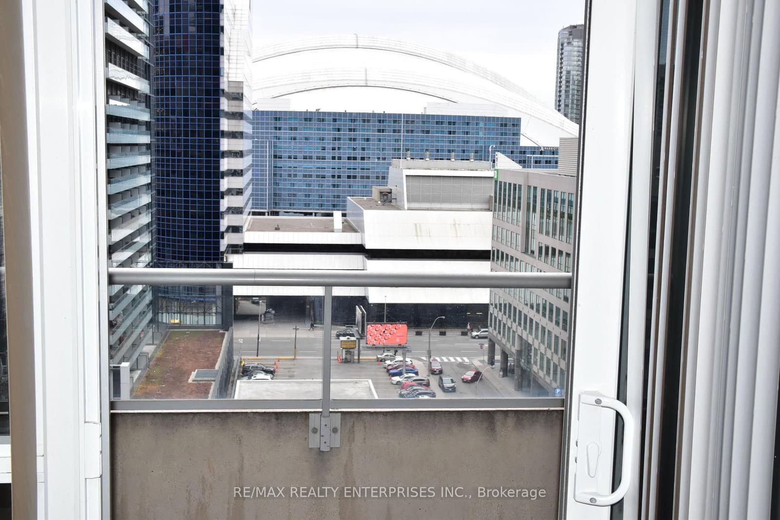 250 Wellington Street W, Unit 1435 thumbnail 8