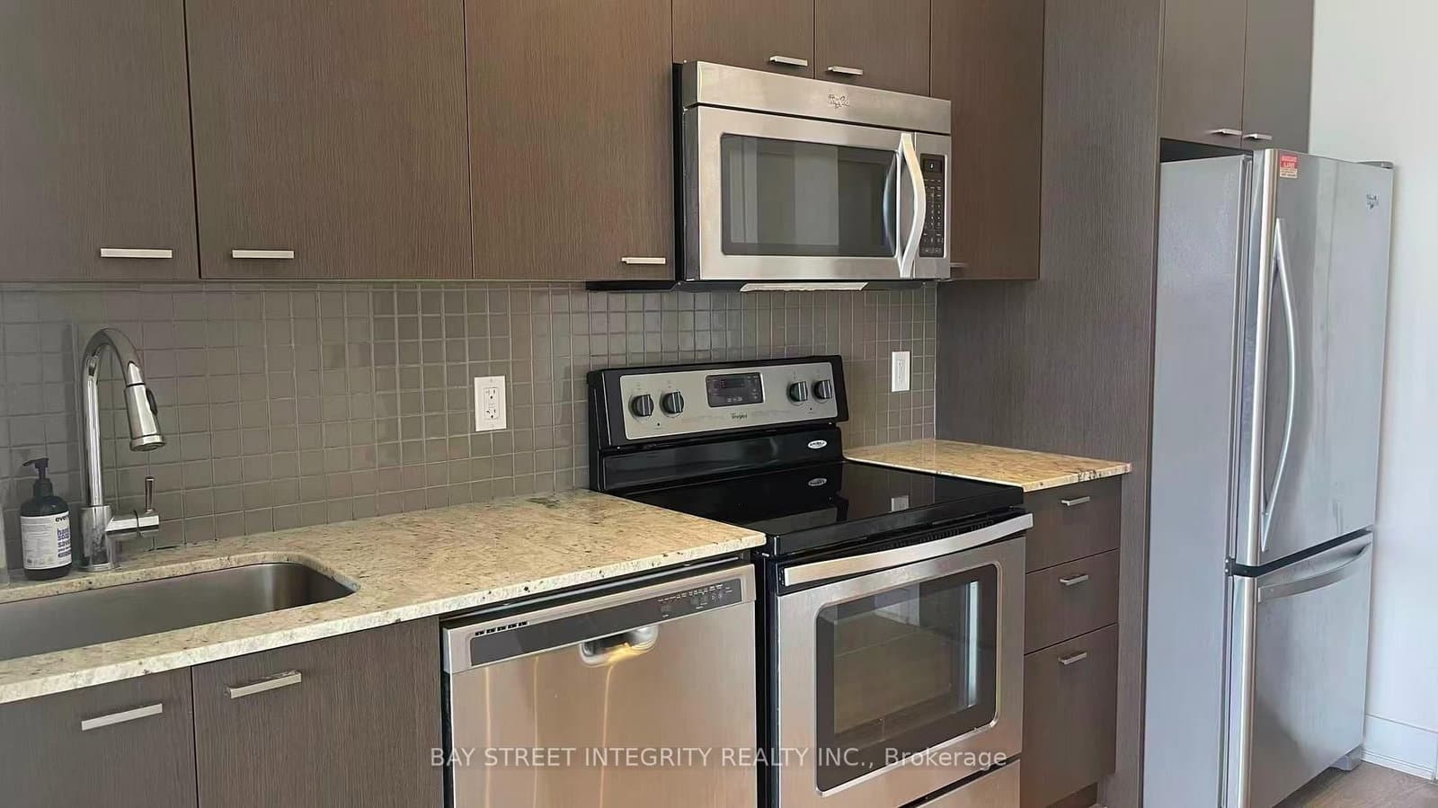 88 Sheppard Avenue E, Unit 2301 thumbnail 4