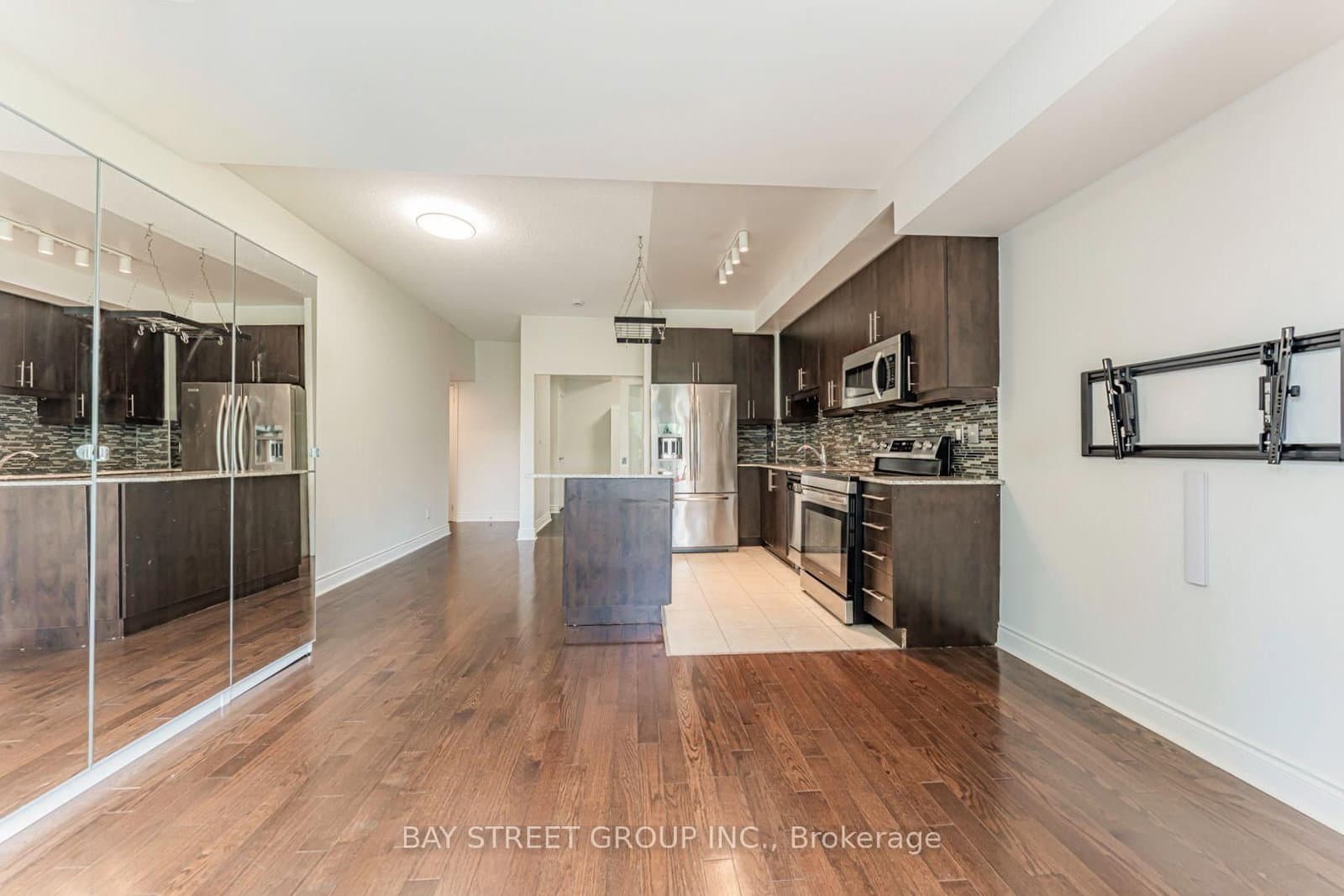 31 Olive Avenue, Unit 221 thumbnail 16