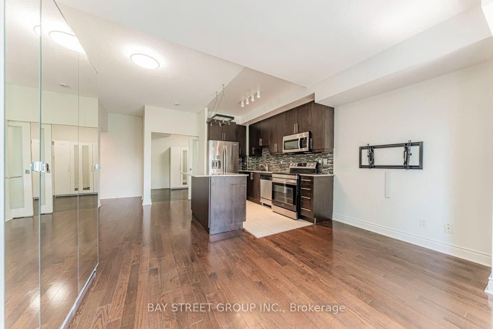 31 Olive Avenue, Unit 221 thumbnail 17