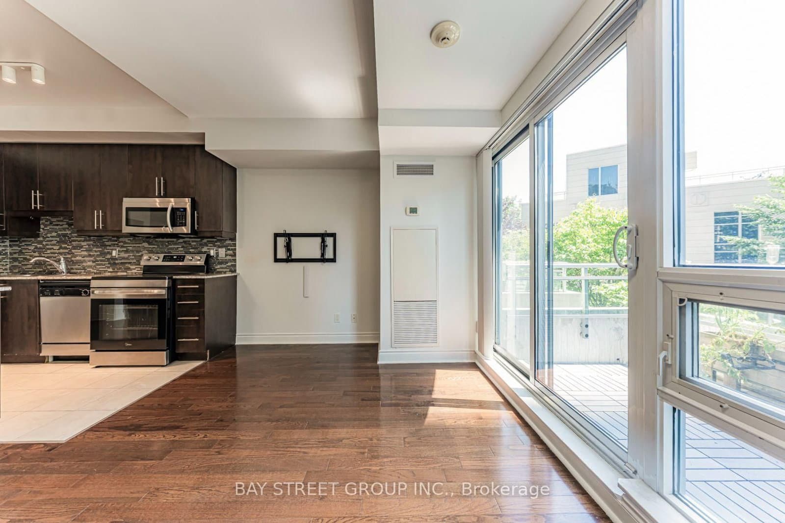 31 Olive Avenue, Unit 221 thumbnail 18