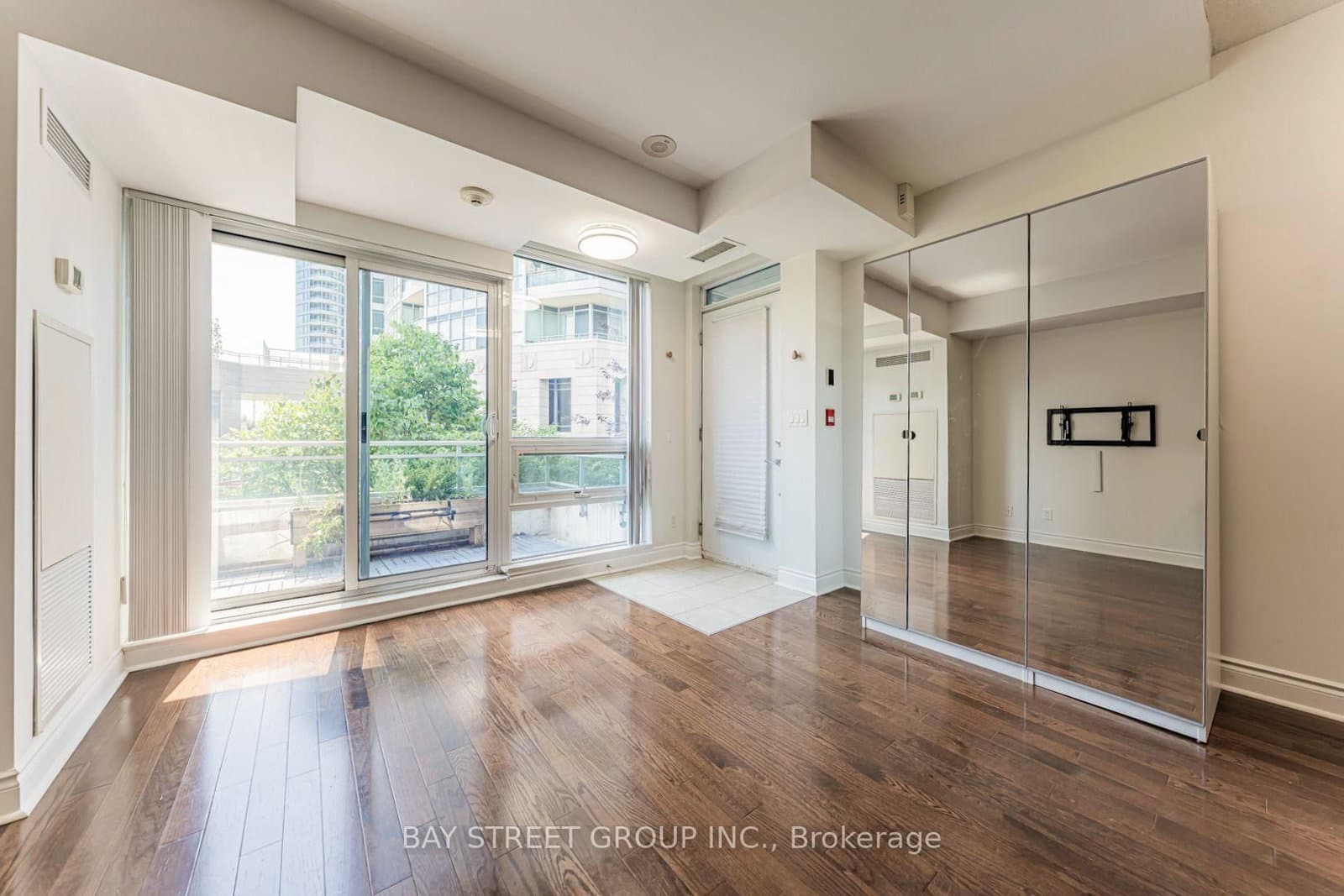31 Olive Avenue, Unit 221 thumbnail 20