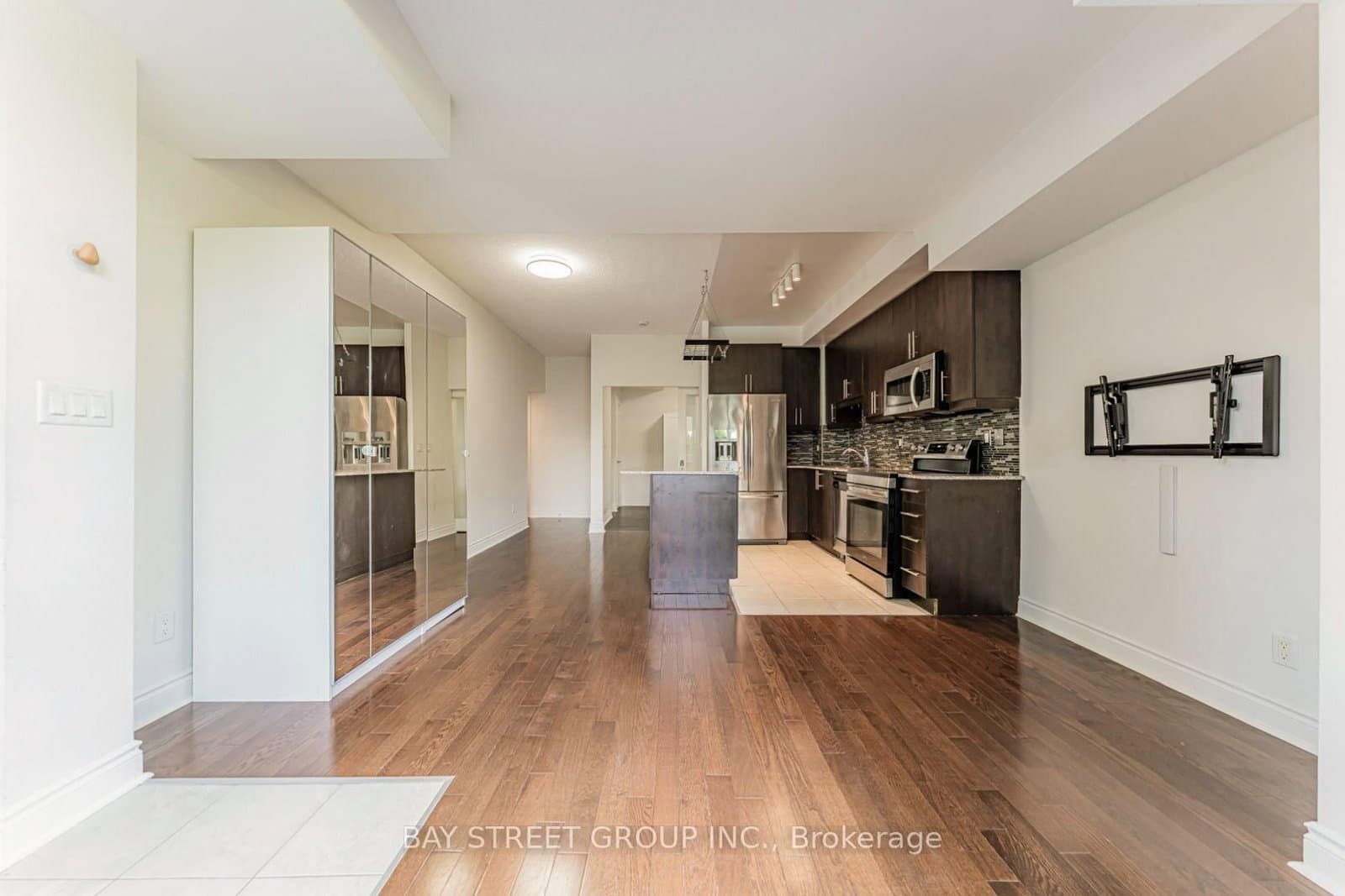 31 Olive Avenue, Unit 221 thumbnail 32