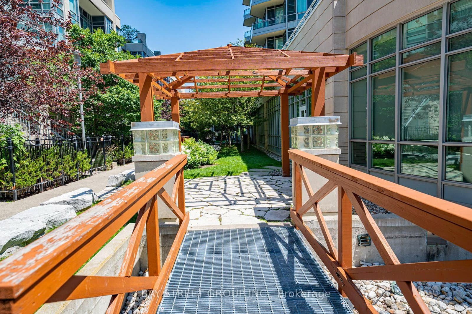31 Olive Avenue, Unit 221 thumbnail 46