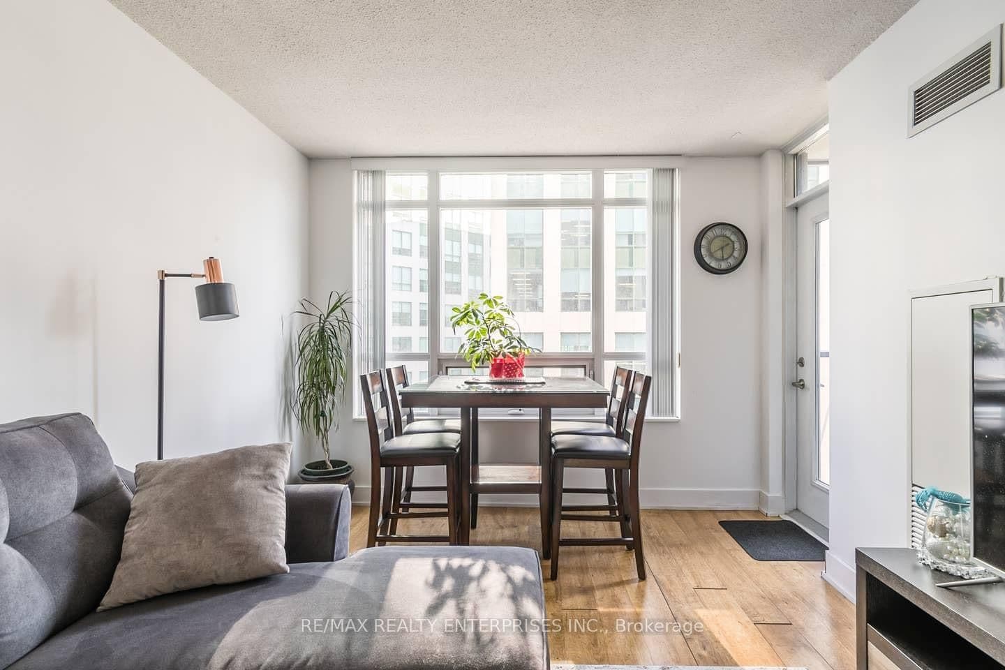20 Blue Jays Way, Unit 1109 thumbnail 12