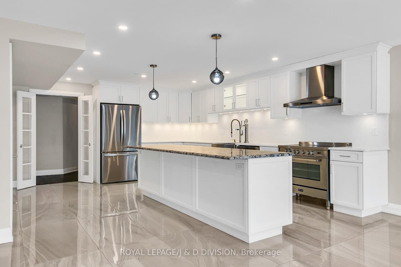25 George Street, Unit 405 thumbnail 15