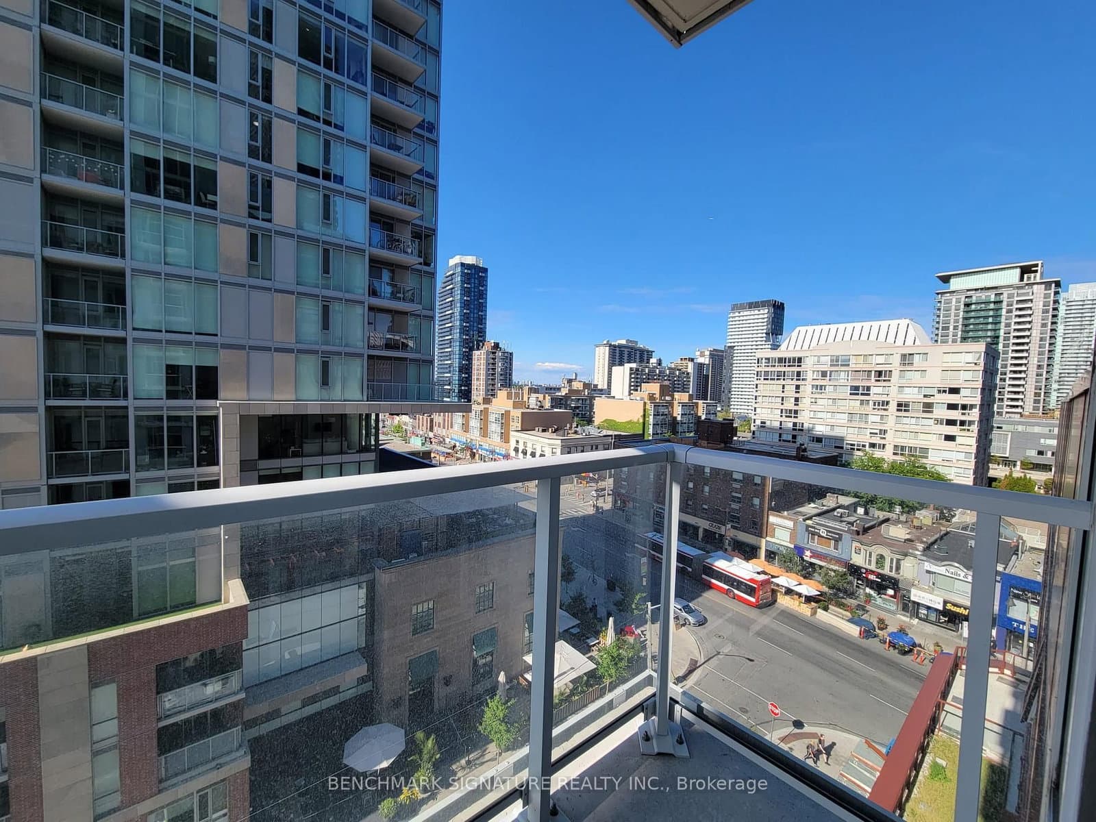 33 Helendale Avenue, Unit 603 thumbnail 6
