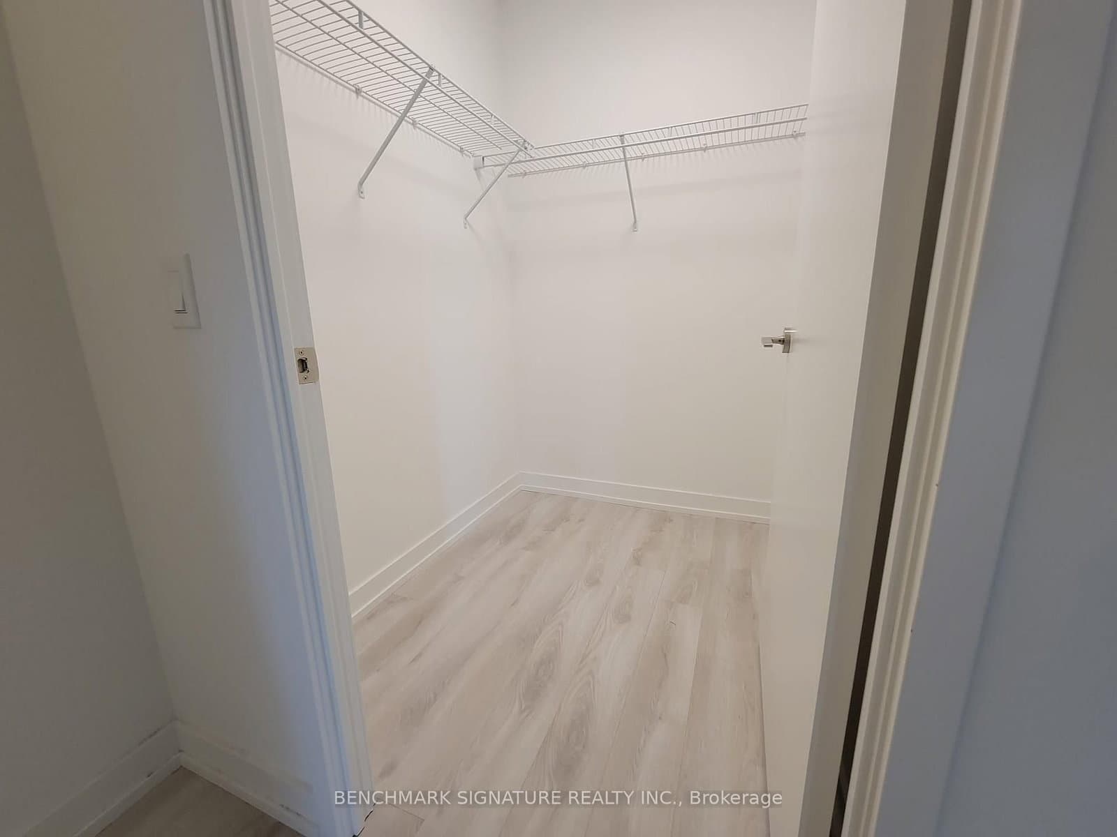 33 Helendale Avenue, Unit 603 thumbnail 9