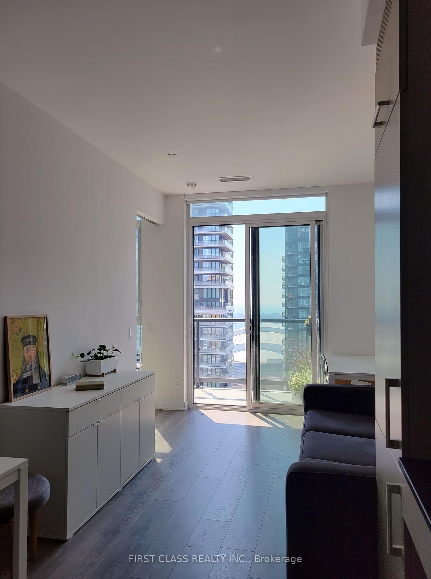 87 Peter Street, Unit 3901 thumbnail 3