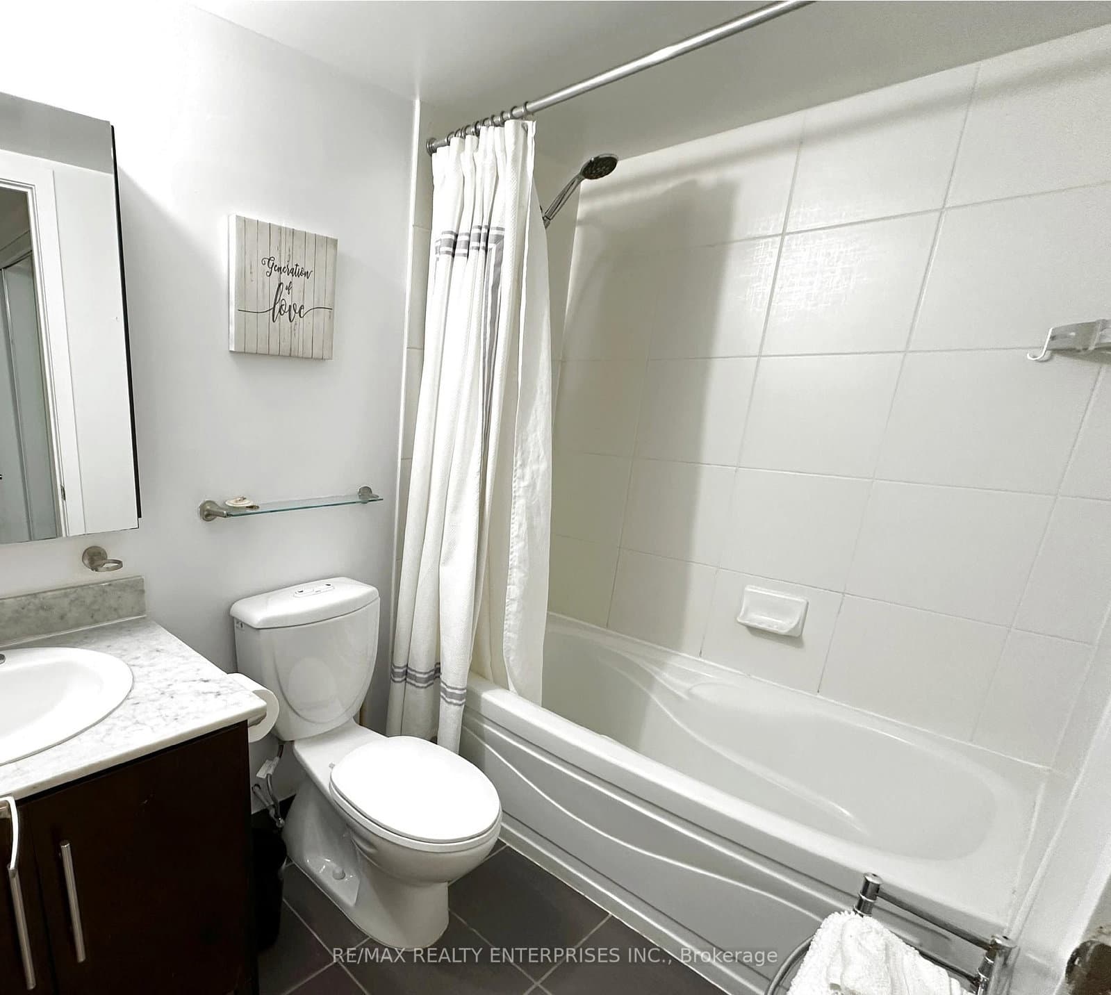 20 Blue Jays Way, Unit 517 thumbnail 16