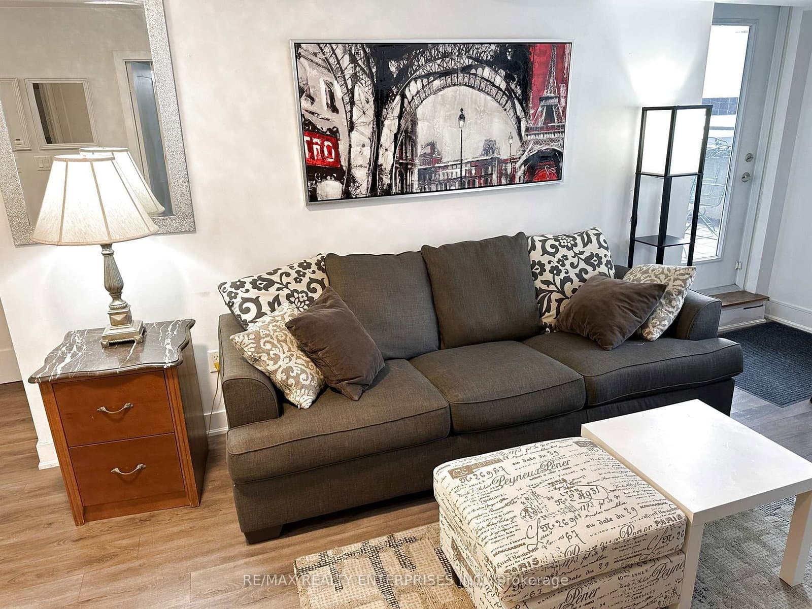 20 Blue Jays Way, Unit 517 thumbnail 6
