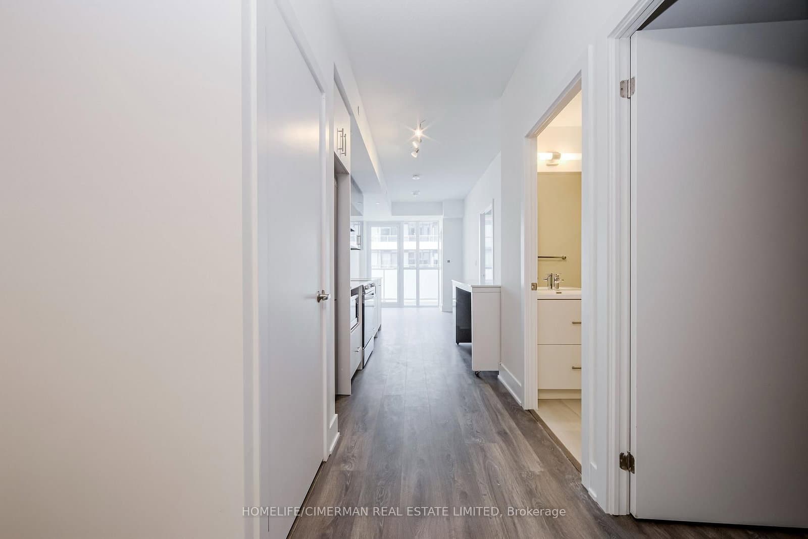 188 Fairview Mall Drive, Unit 1816 thumbnail 3