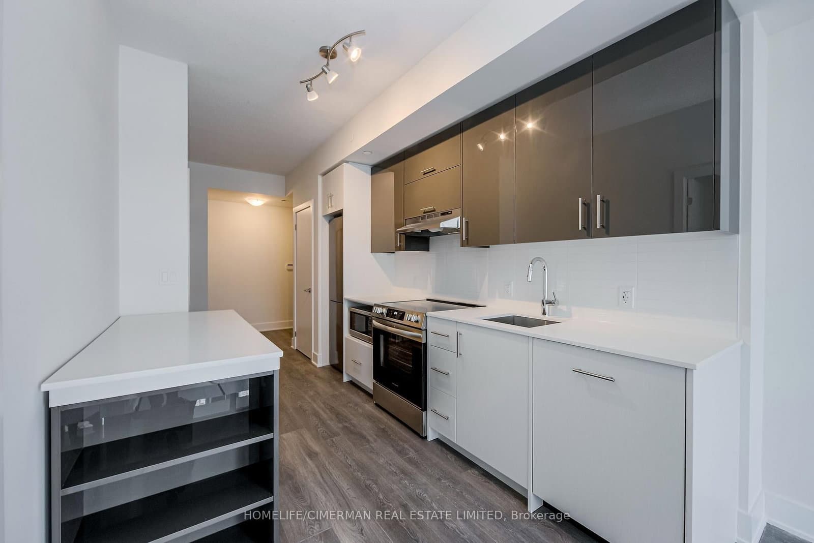 188 Fairview Mall Drive, Unit 1816 thumbnail 4