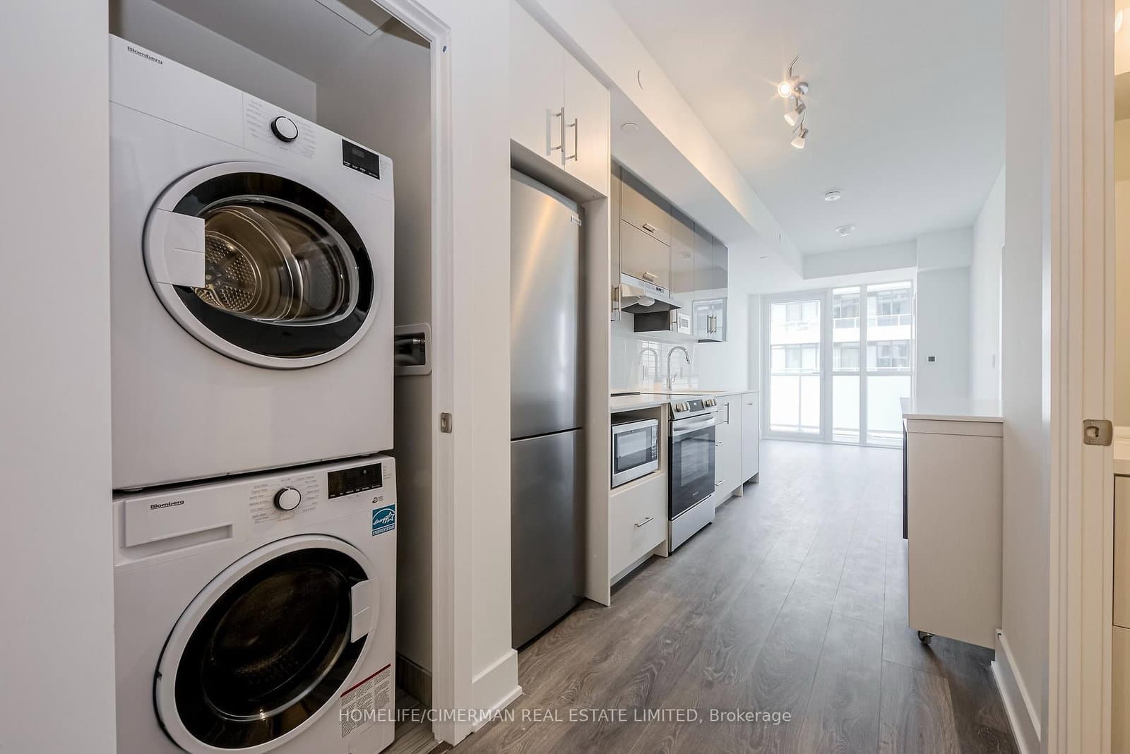 188 Fairview Mall Drive, Unit 1816 thumbnail 7