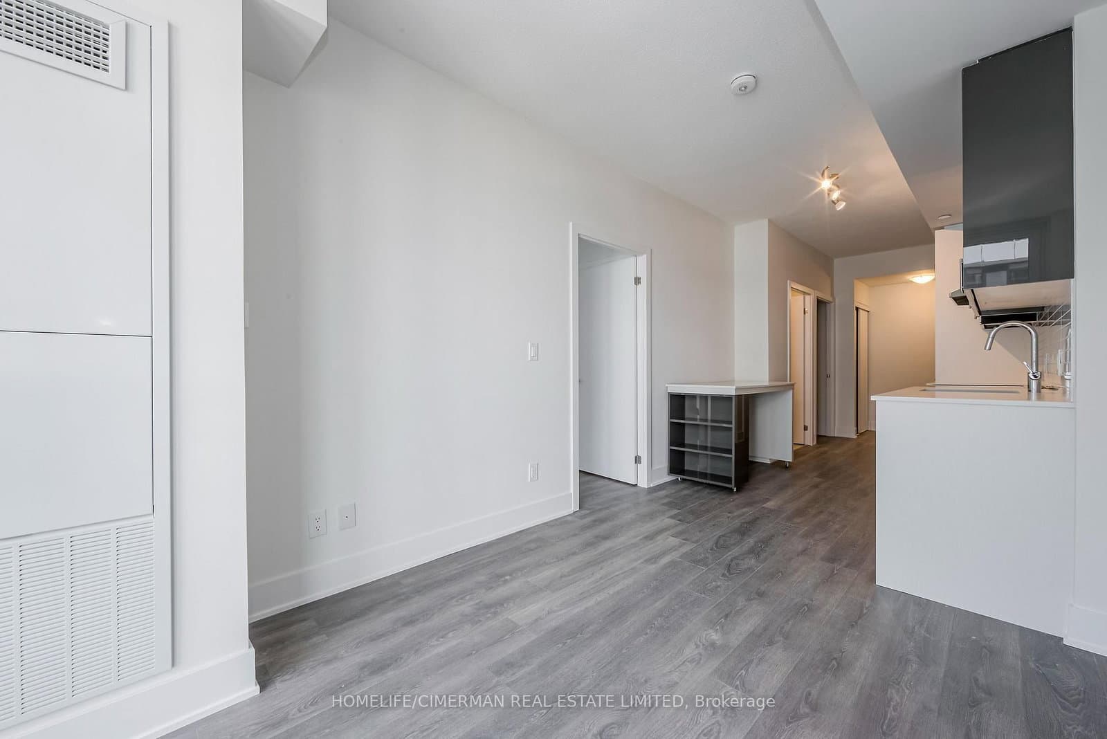 188 Fairview Mall Drive, Unit 1816 thumbnail 9