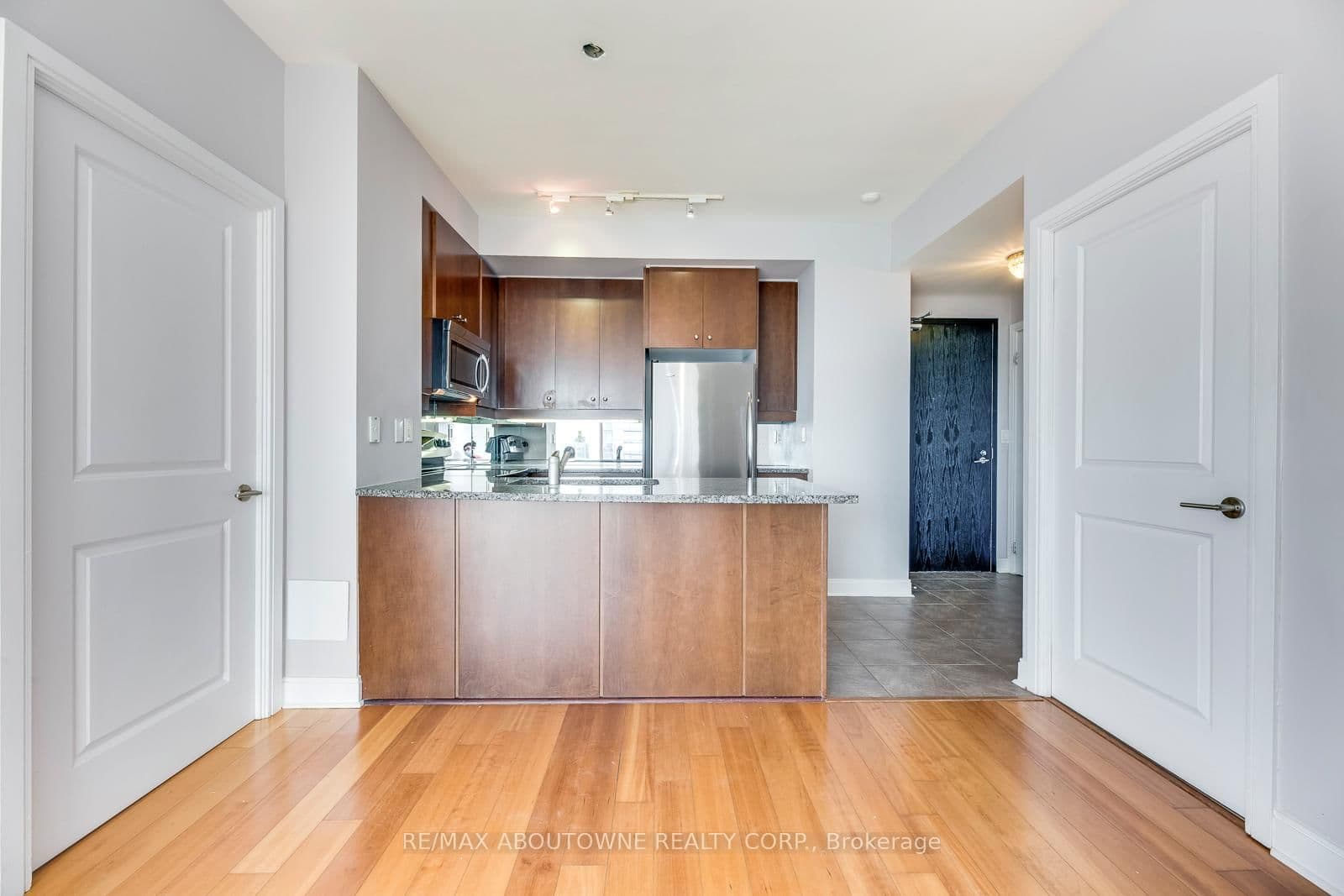 18 Yorkville Avenue, Unit 3204 thumbnail 11